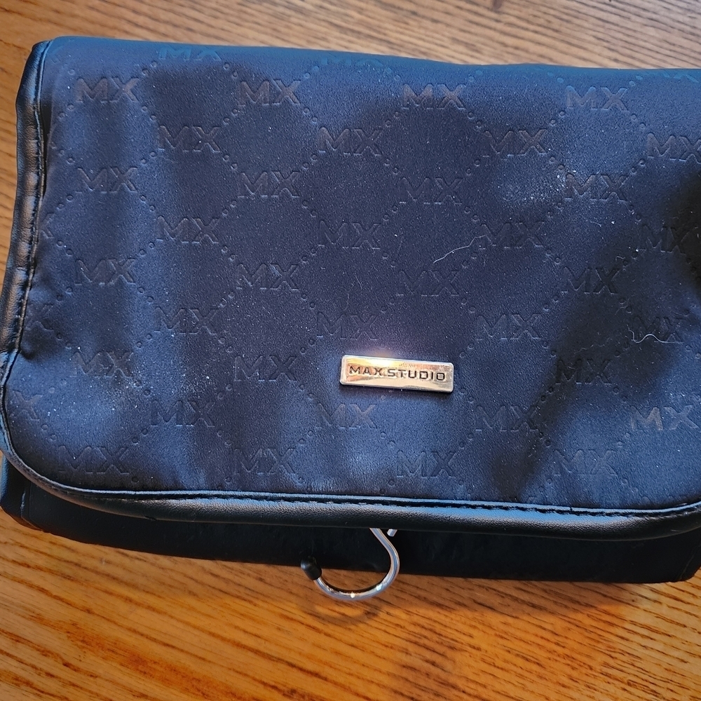 Max Studio Black Space Saver Toiletry Hanging Bag Four Zippered Sections Makeup